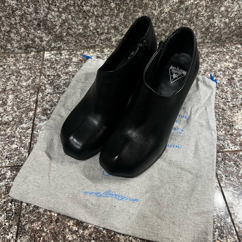 John Fluevog • Sable